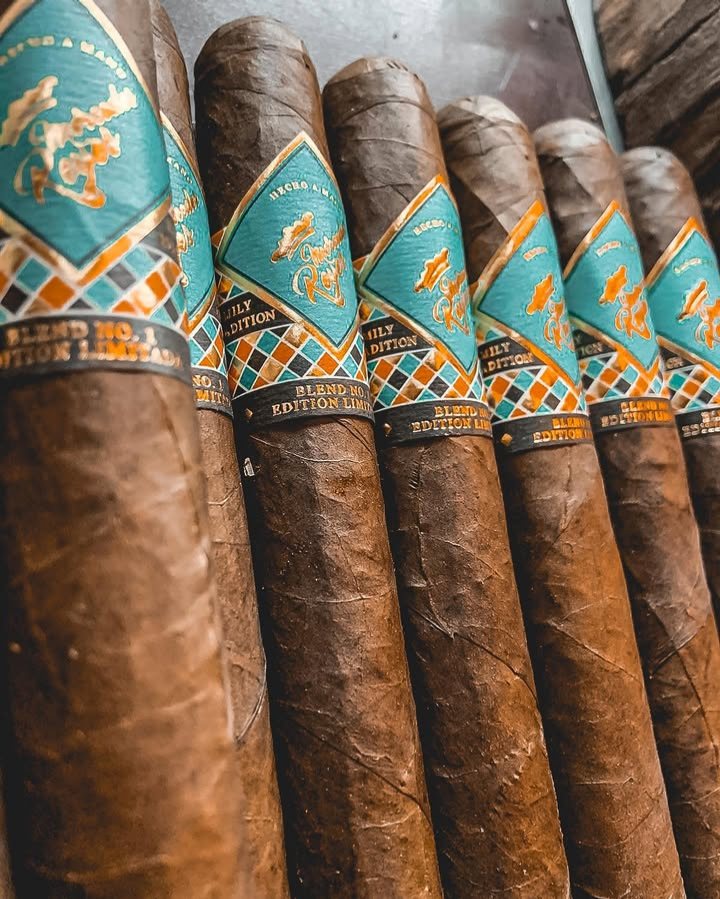 Cigarros Mercedes Reyes